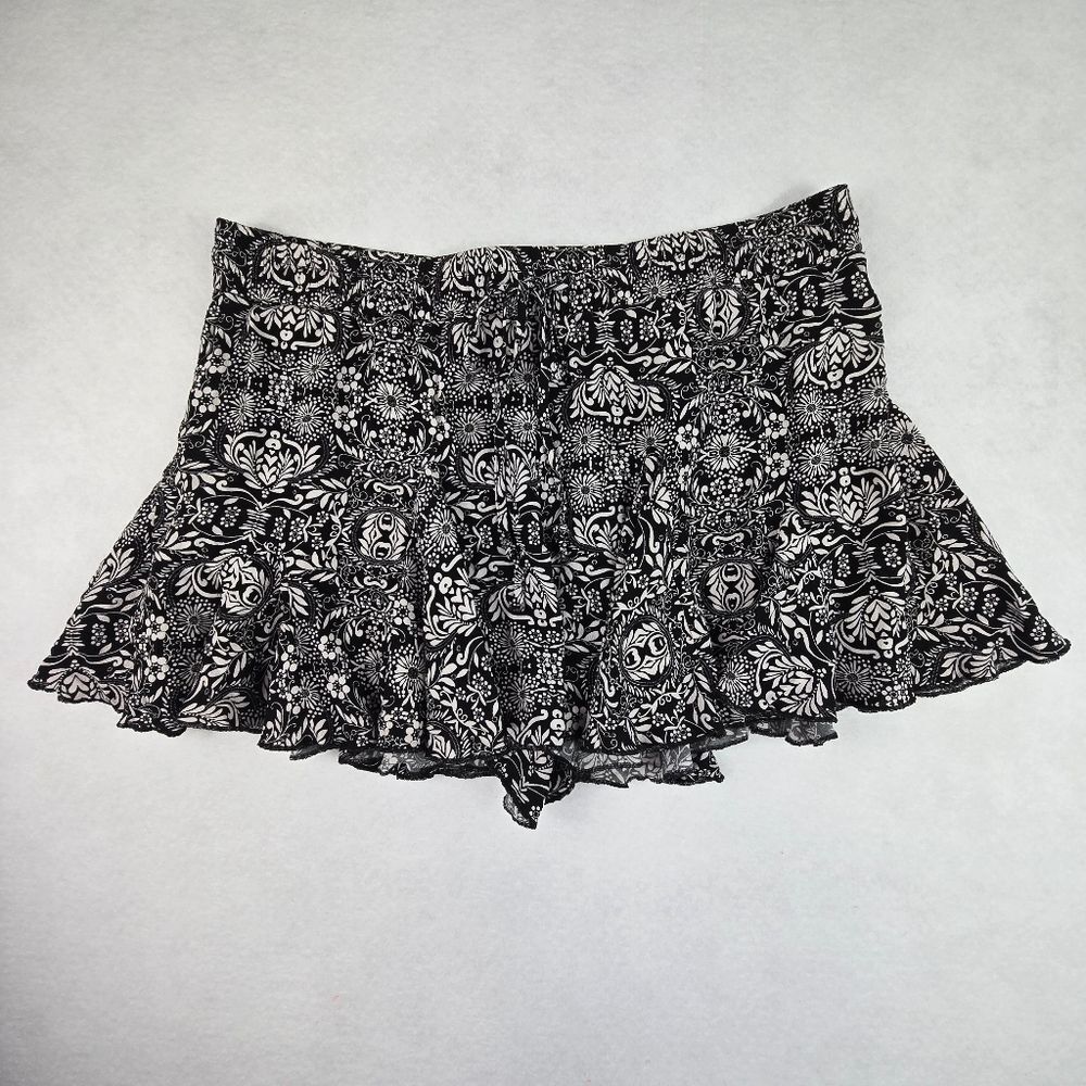 Zara Black and White Floral Ruffled Shorts